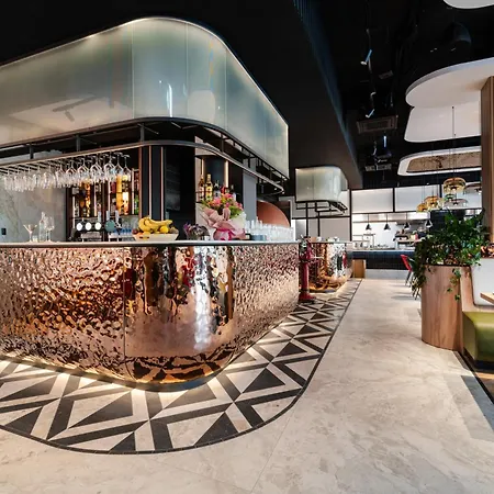 Ξενοδοχείο με διαμερίσματα Wings Plaza Krasków