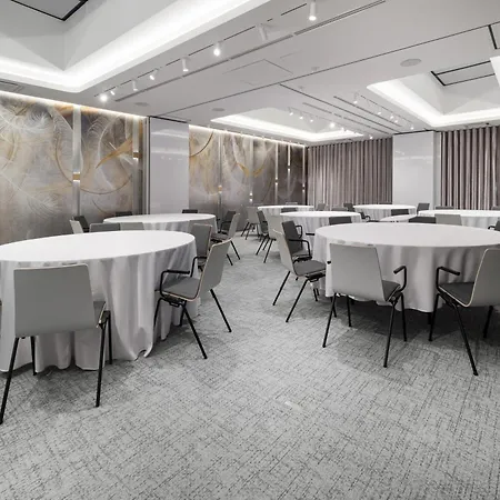 Wings Plaza Otel Krakow