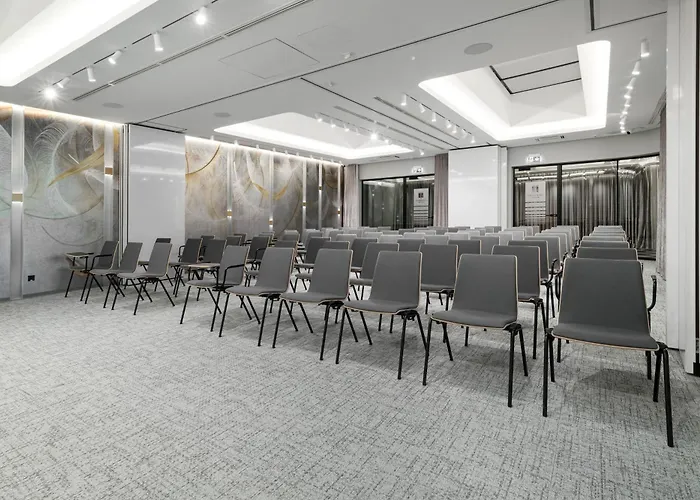 Aparthotel Wings Plaza 4*