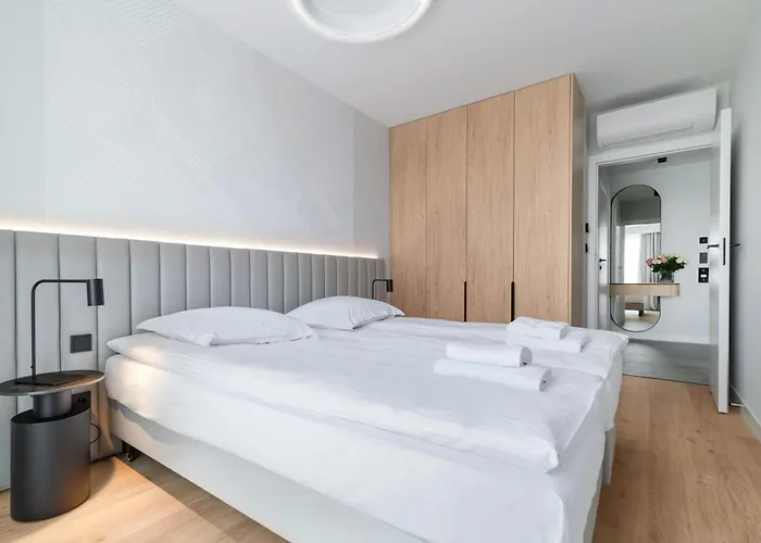 Wings Plaza Aparthotel 4*