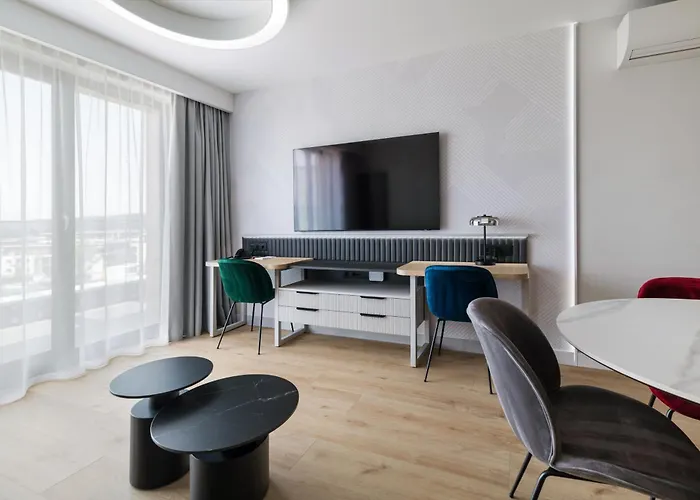 Wings Plaza Aparthotel 4*