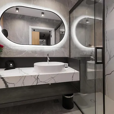Wings Plaza Hotel Krakow